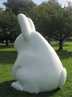 escultura de conejo